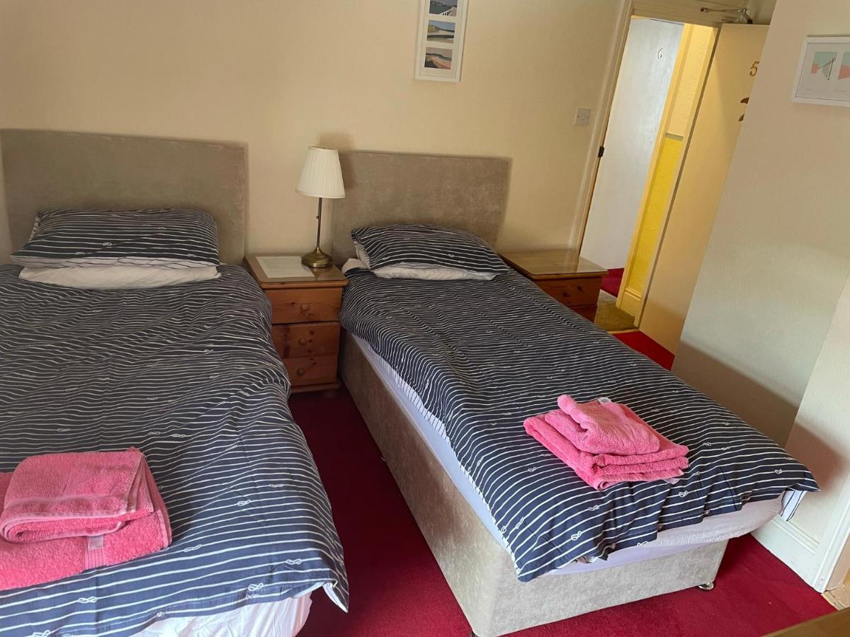 Robyn'S Guest House سكرابورو المظهر الخارجي الصورة